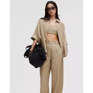 NWT LuluLinen Relaxed Button-Up